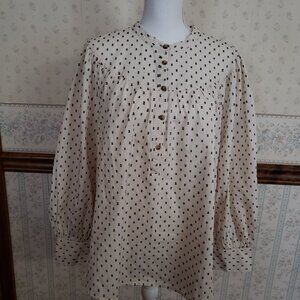 OLD NAVY FEMININE HENLEY CREME DE LA CREME BACKGROUND WITH SWISS BLACK DOTS